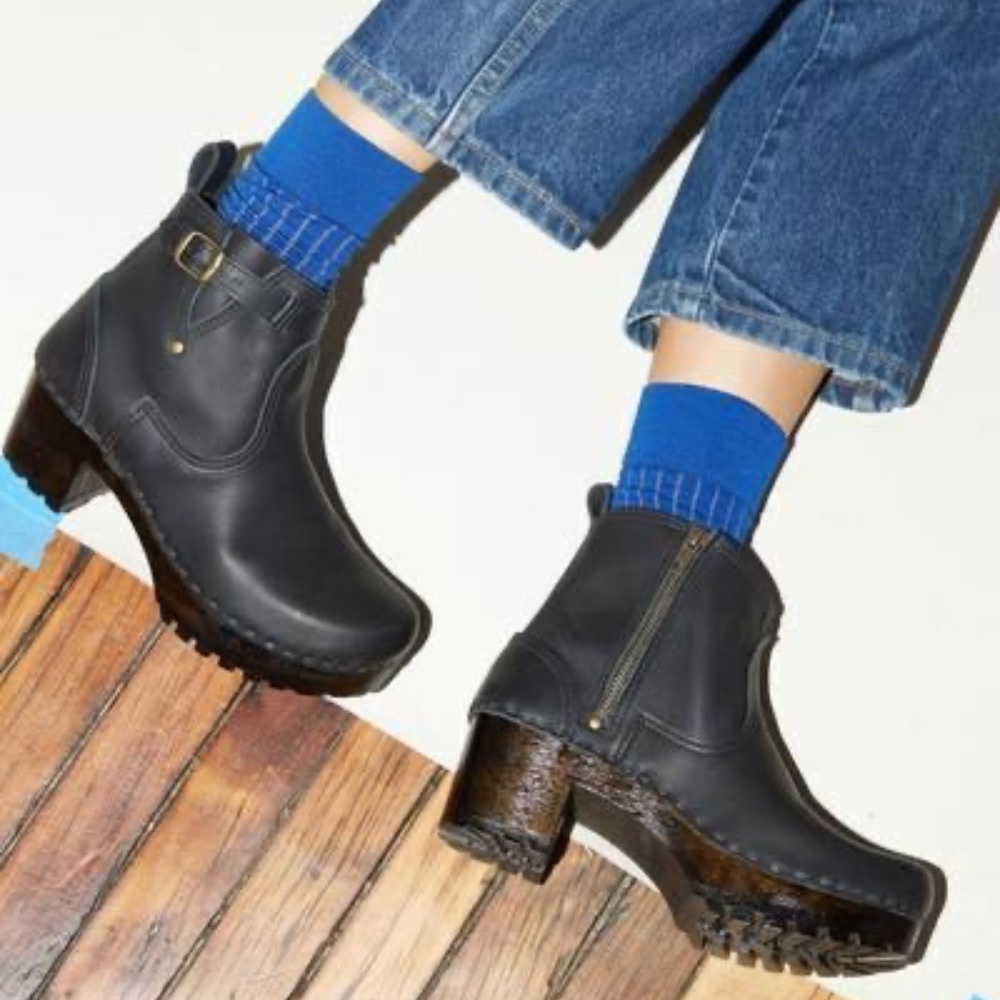 No. 6 Clog Buckle Boot (Black + Coffee Base) - Sz 7.5